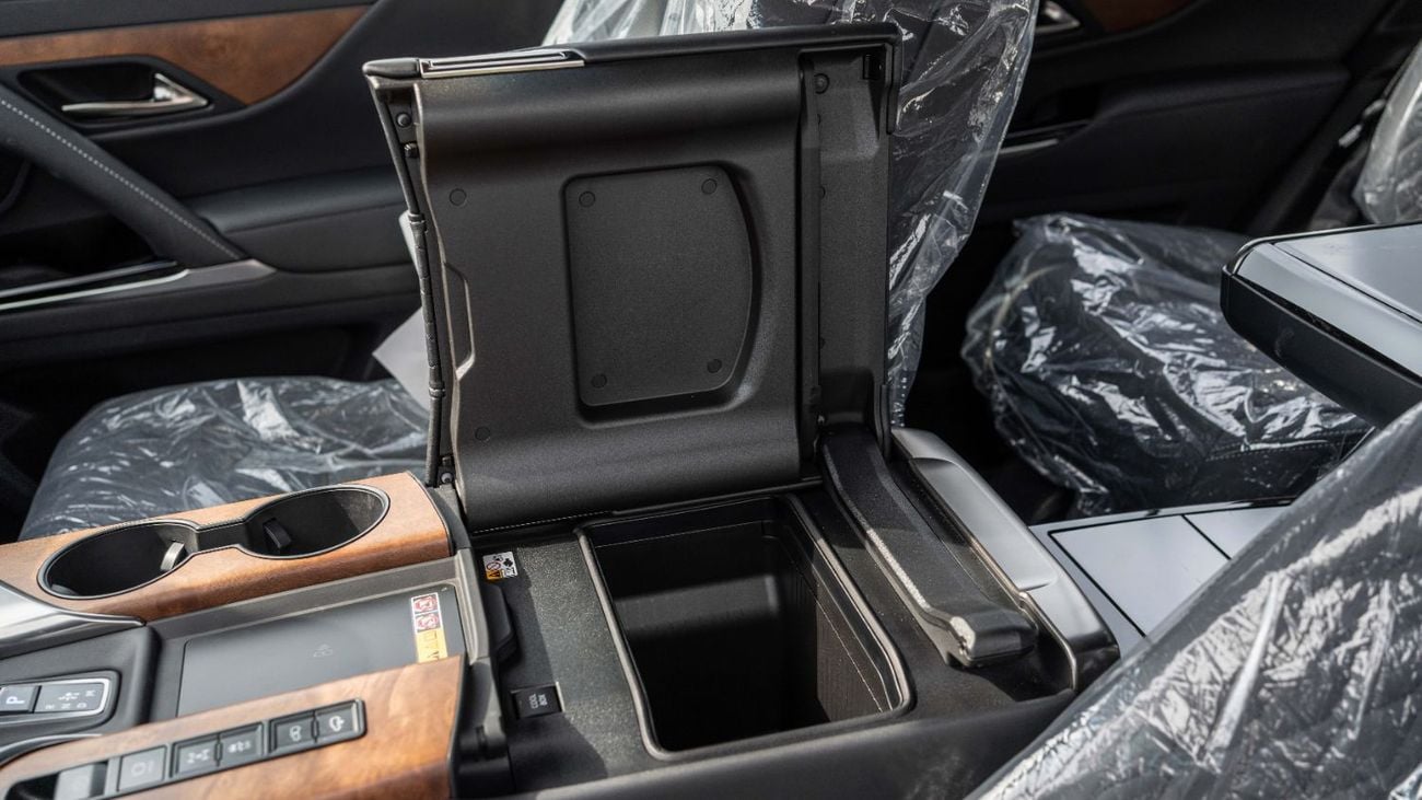 Lexus LX 700h 2025 Lexus LX700h VIP 3.5L AT Hybrid