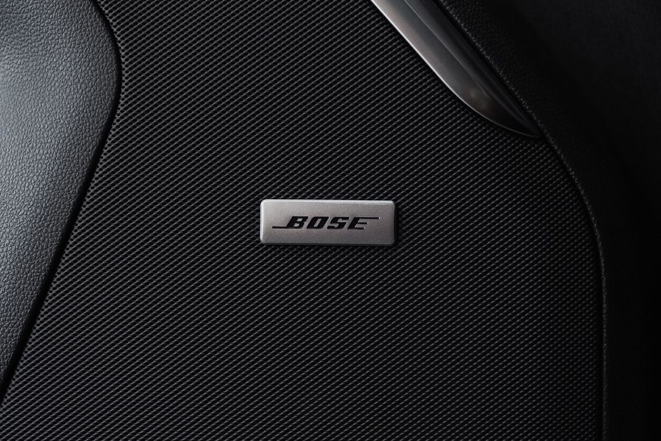 GMC Yukon Denali 6.2L (8 Seater)