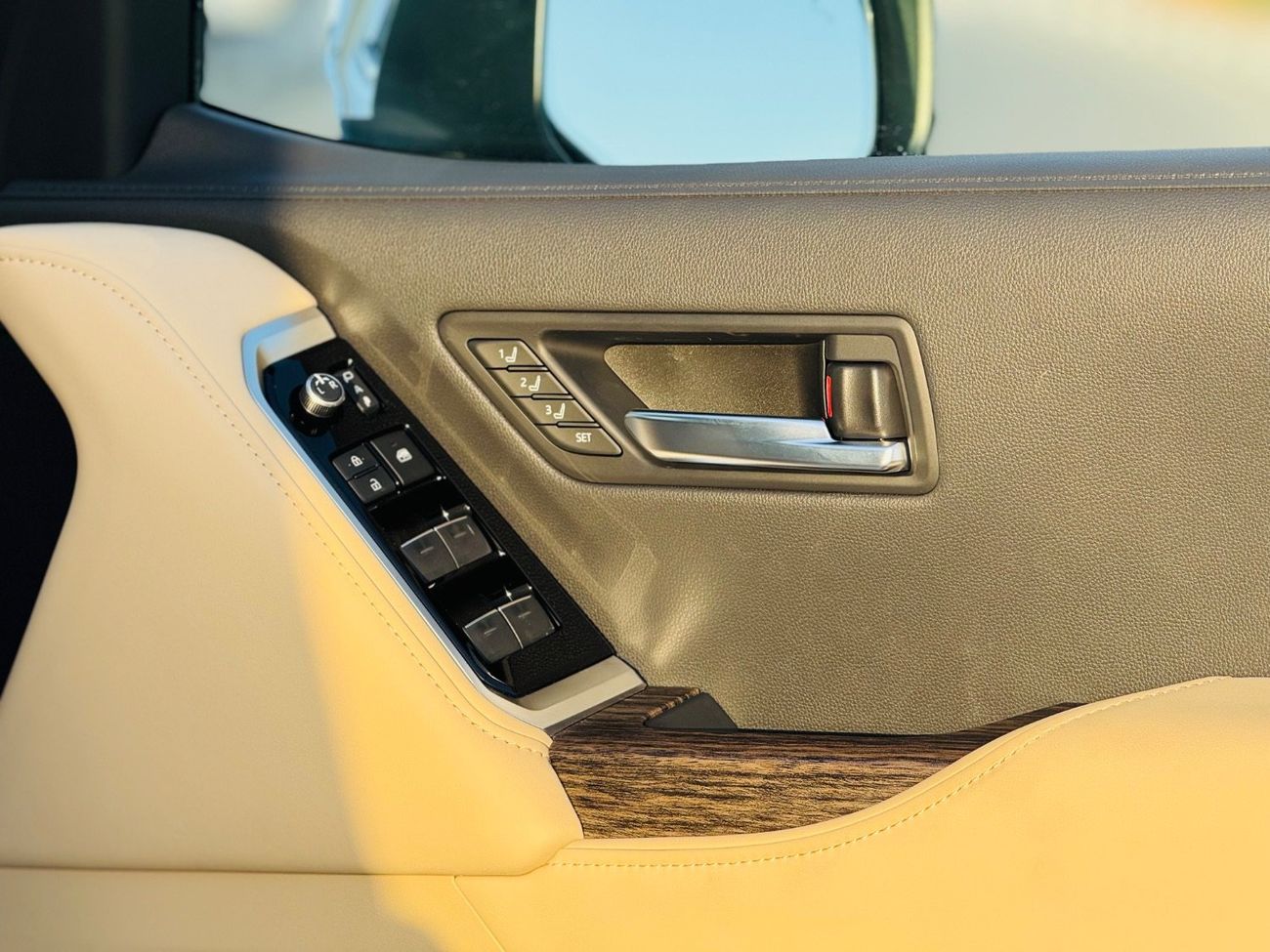 Toyota Land Cruiser Zx top of the range