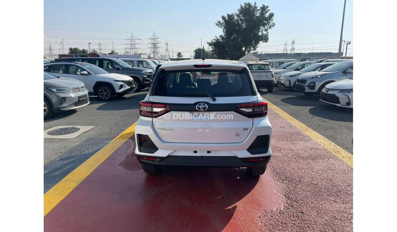 Toyota Raize Toyota Raize A250LA 1.0L Petrol, CUV FWD 5 Doors White color, Model 2022