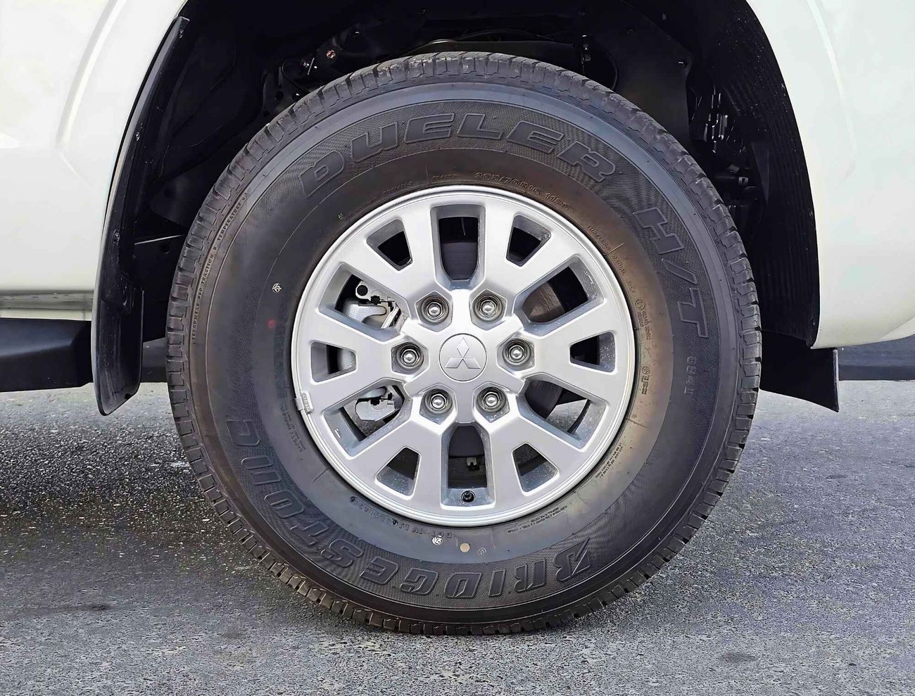 Mitsubishi L200 GLX / DOUBLE CABIN / 2.4L PETROL / MT / ONLY FOR EXPORT(CODE # 68090)