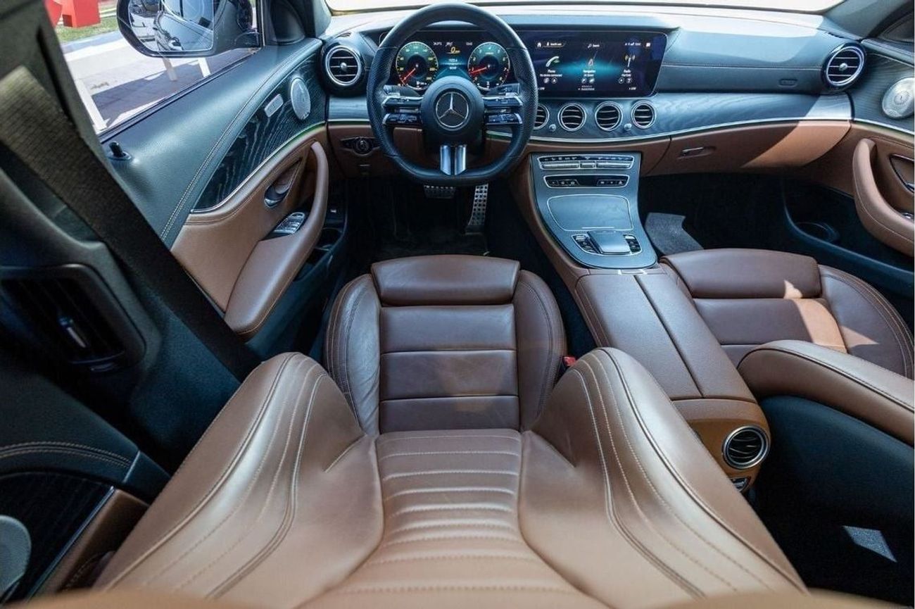 Mercedes-Benz E300 Mercedes-Benz E300 2022 GCC under Agency Warranty and Service Contract with Flexible Down-Paymen