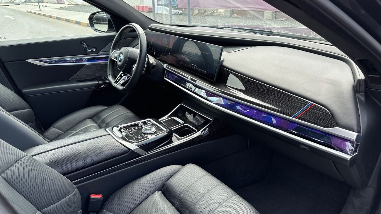 بي أم دبليو 740i 3.0L, V6