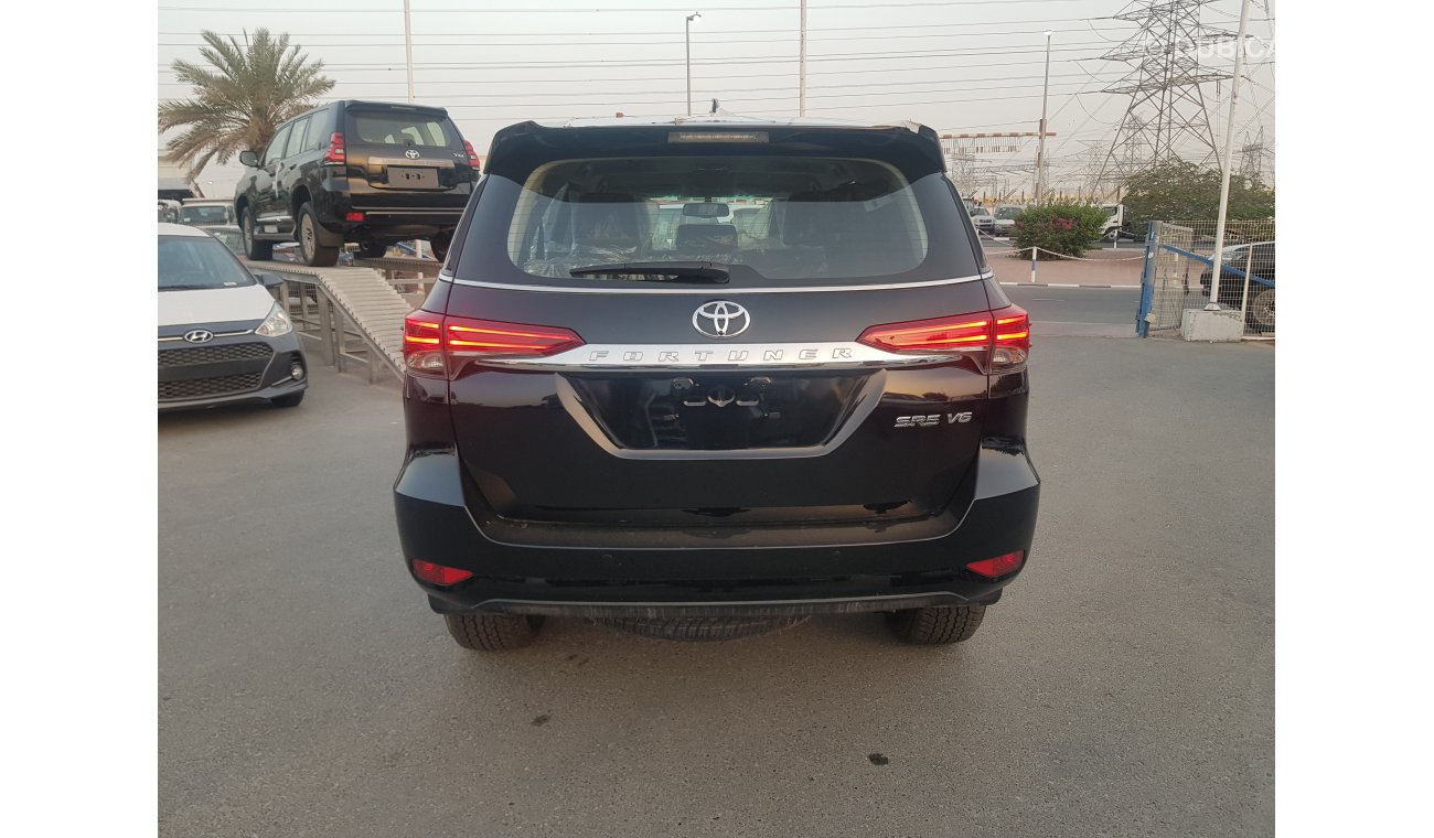 Toyota Fortuner SR5 4.0L V6 4x4 with Leather Seats