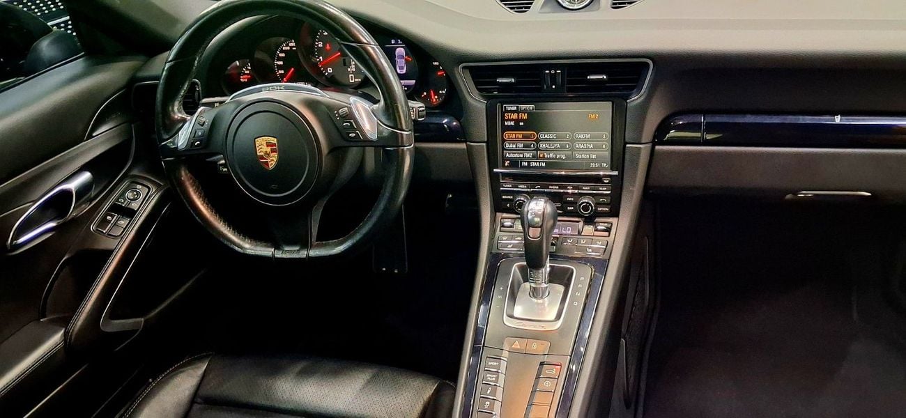 Porsche 911 CARRERA 4S