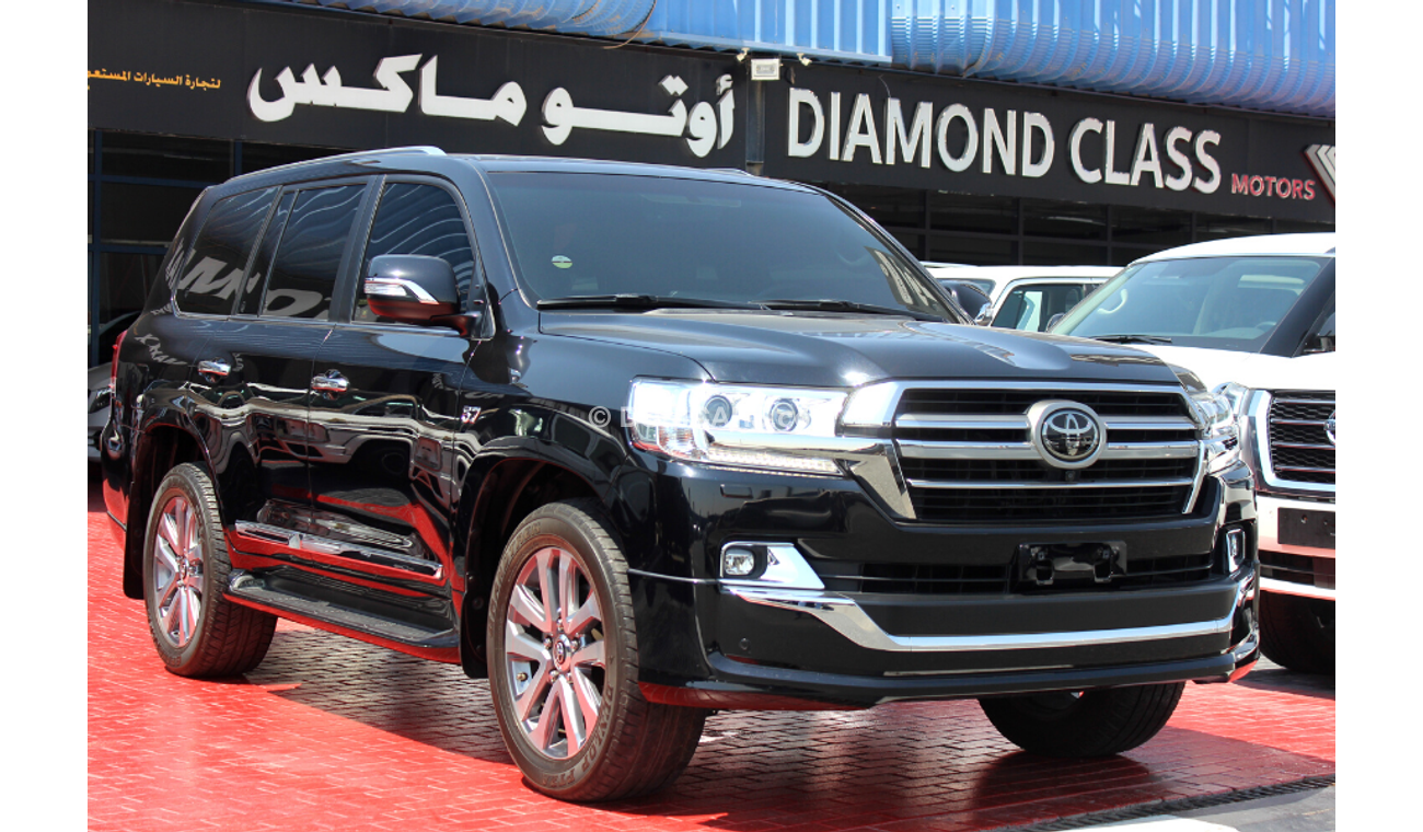 تويوتا لاند كروزر (2019) VXR V8 5.7, GCC, UNDER WARRANTY FROM LOCAL DEALER