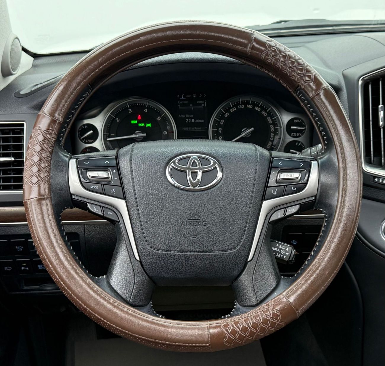 تويوتا لاند كروزر 2021 Toyota Land Cruiser VX-E V8, 1 Year Unlimited KM Warranty, Full Toyota Service History, GCC