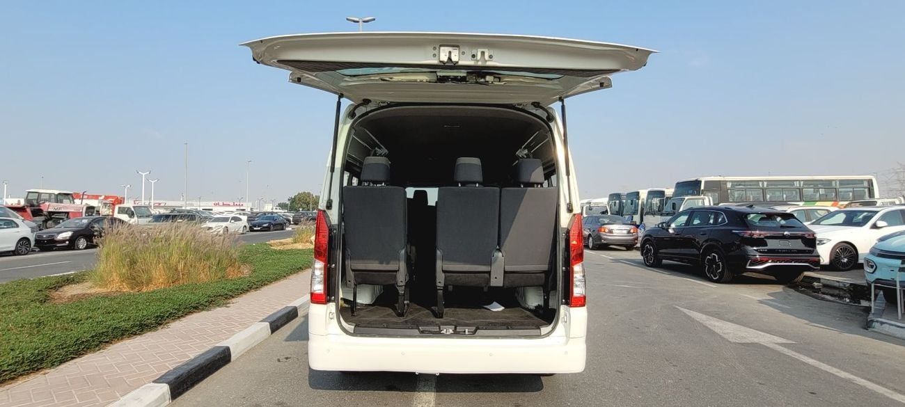 تويوتا هاياس GL Highroof 2.8L RHD Automatic Gear 2WD 1GD-FTV Diesel Engine 13 Seats 5 Doors