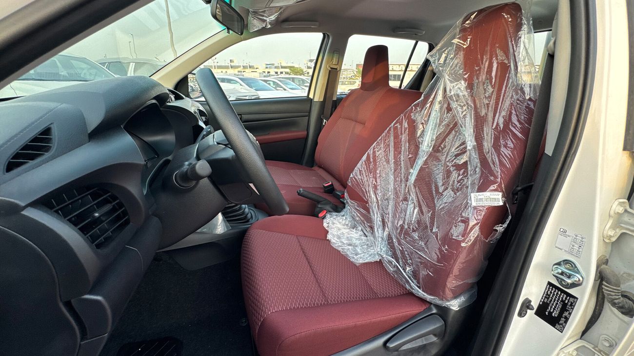 Toyota Hilux 2.0L Petrol Manual 2024 New 0Km