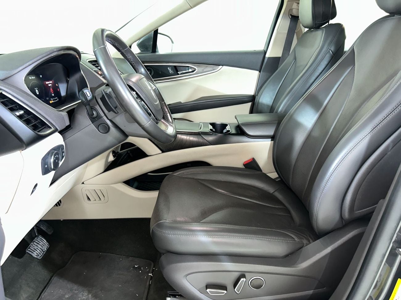 لينكولن ناوتيلوس NAU320 RESERVE / FREE Insurance + Registration / AL TAYER MOTORS / AL QOUZ SHOWROOM