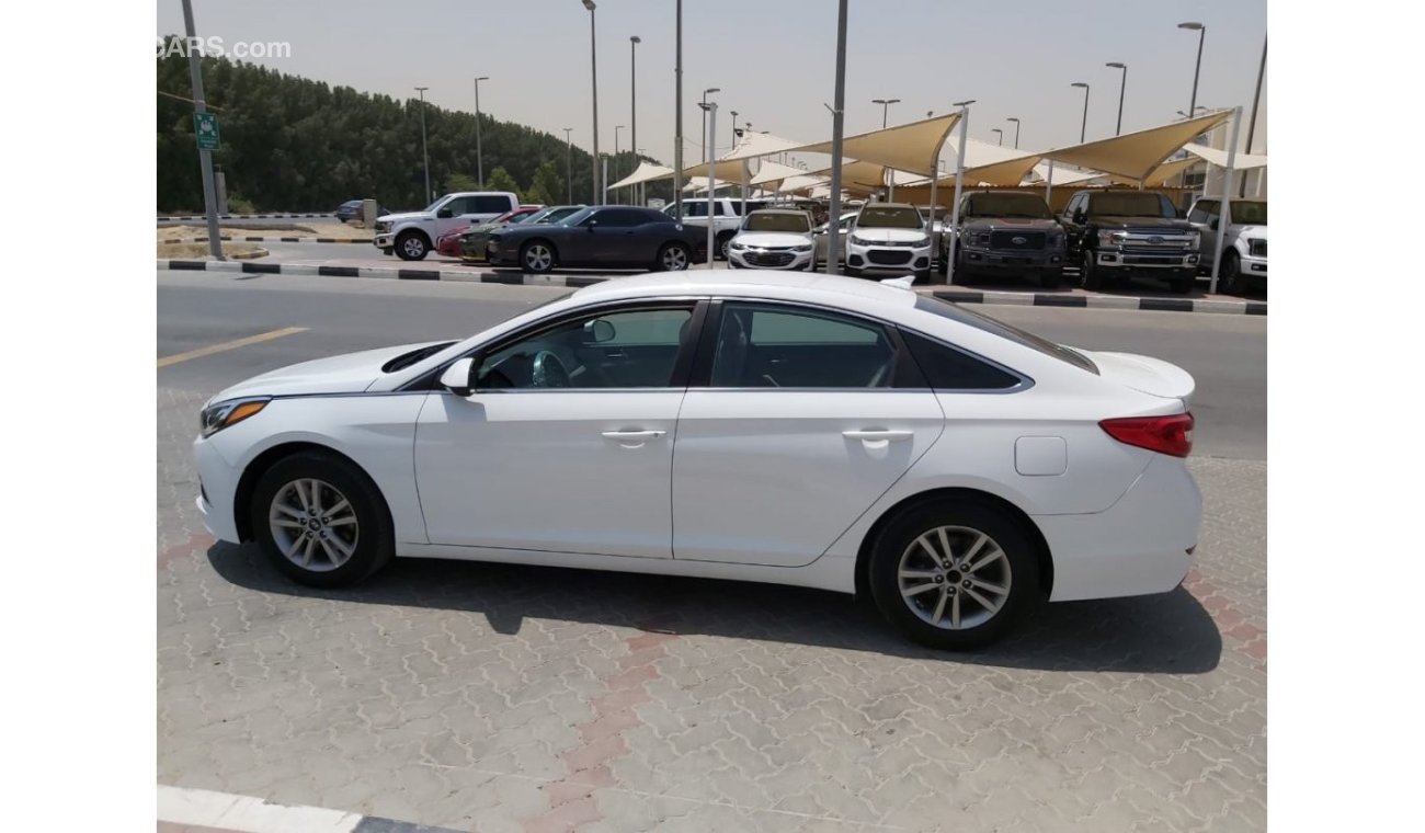 Hyundai Sonata SE - Very Clean Car