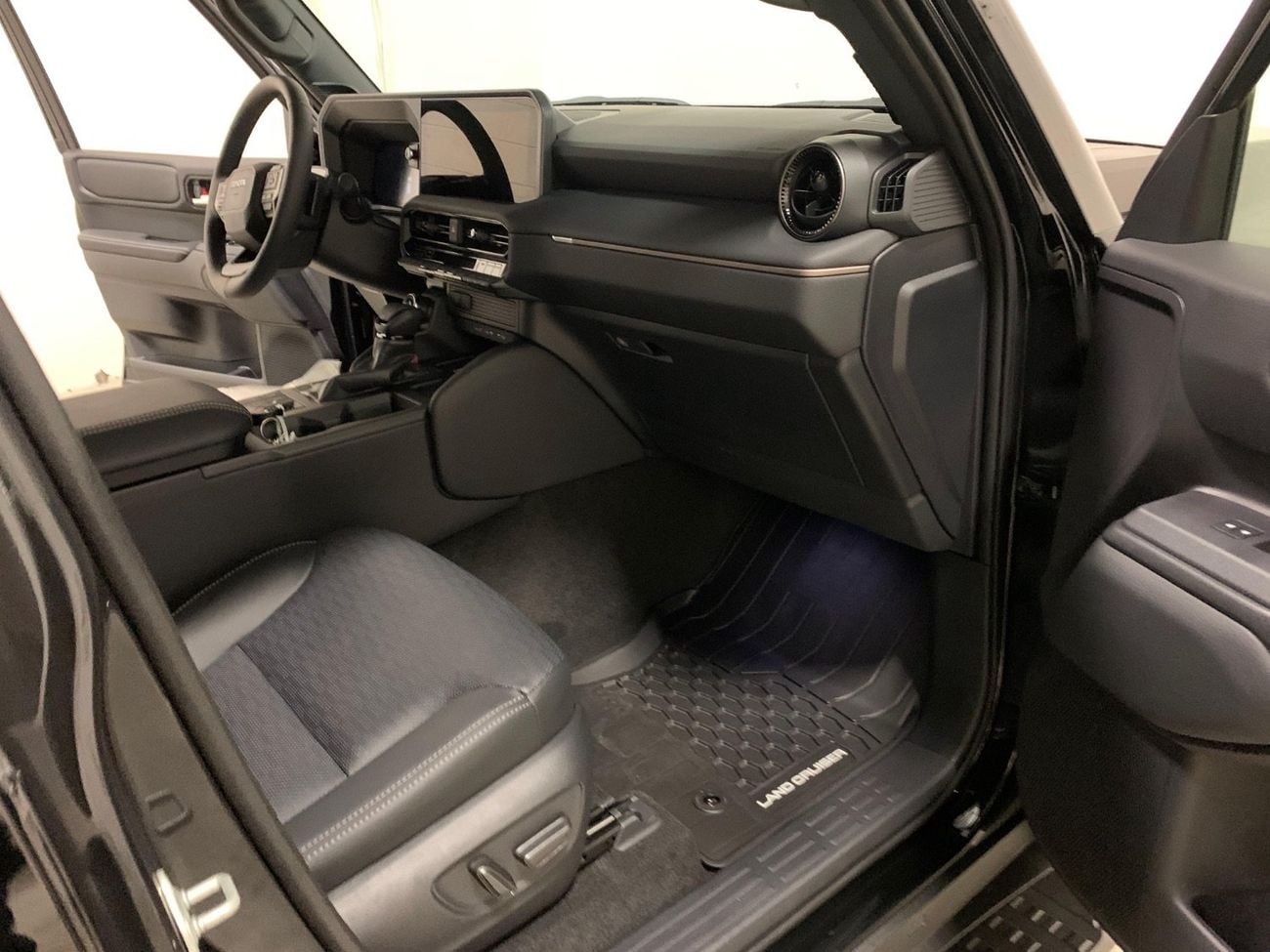 تويوتا برادو 26/26 PREMIUM HYBRID MAX