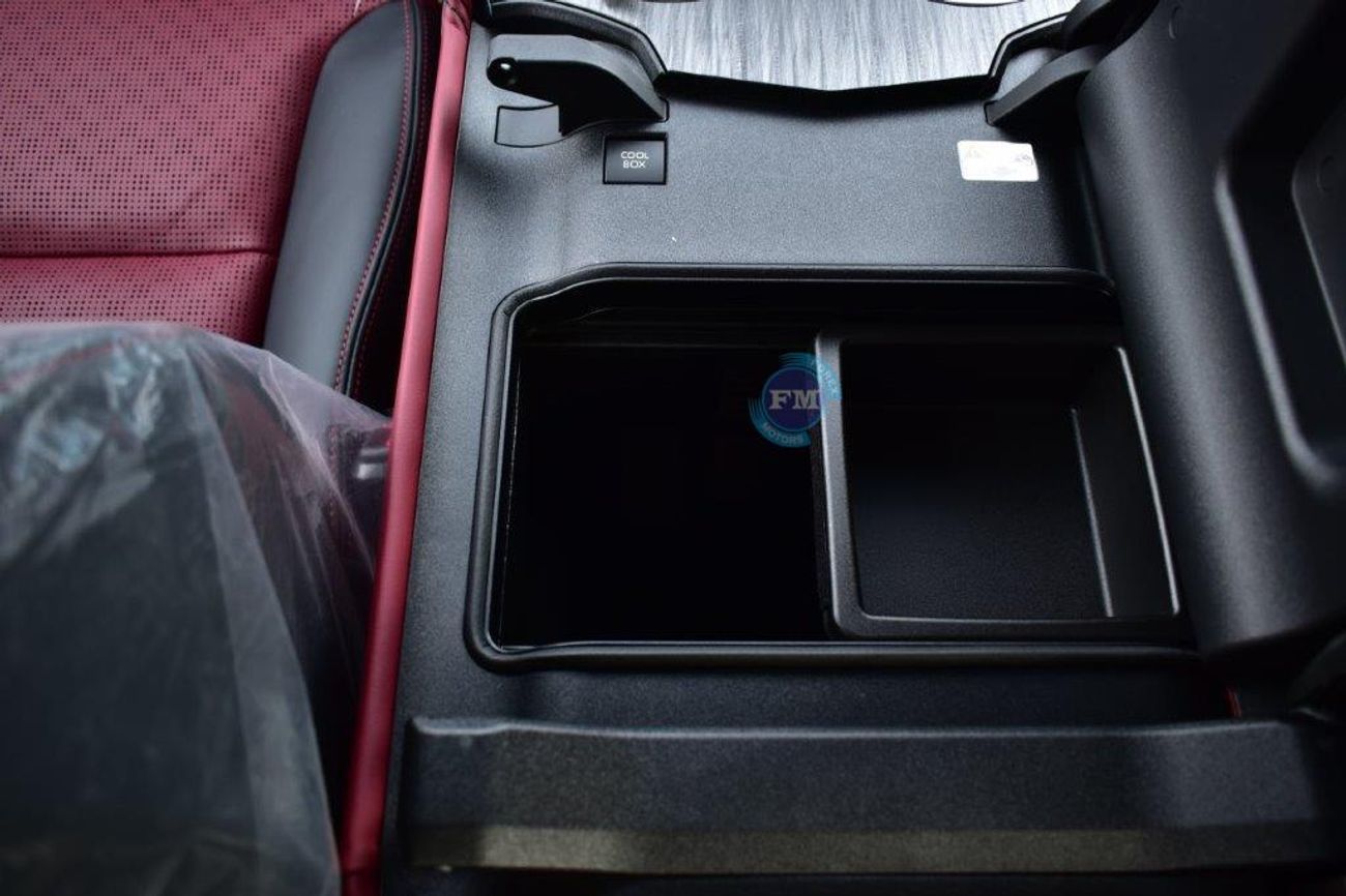 تويوتا لاند كروزر 300 GR Sport V6 3.3L Diesel Automatic