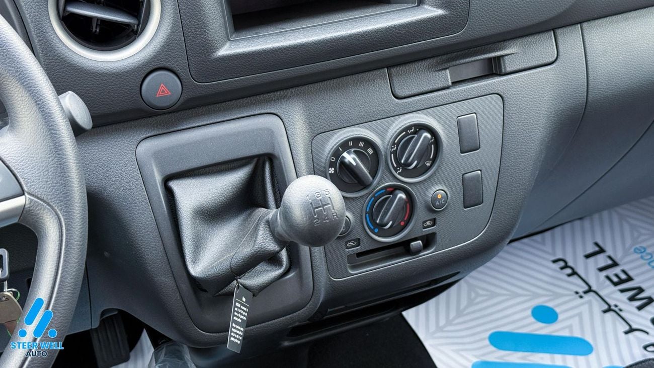 نيسان أورفان NV350 Highroof Delivery Van GCC Manual White