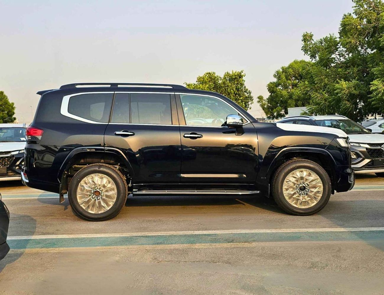 تويوتا لاند كروزر VXR TOYOTA LANDCRUISER VXR TWIN TURBO FULL OPTION | 3.5L V6 PETROL A/T 4WD 2026 (EXPORT ONLY AFRICA)