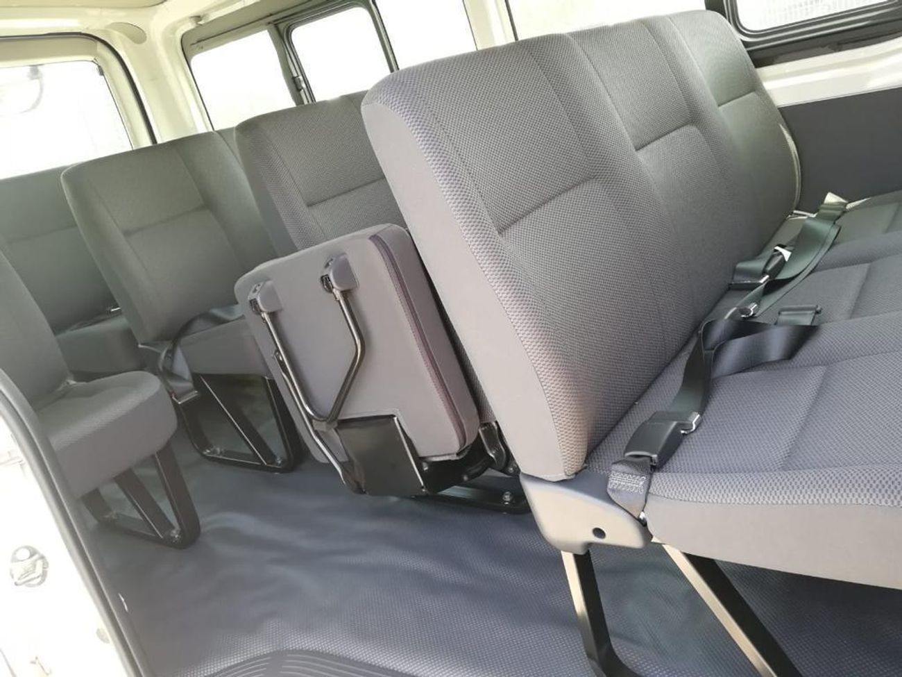 Toyota Hiace MANUAL 2.5L 2025