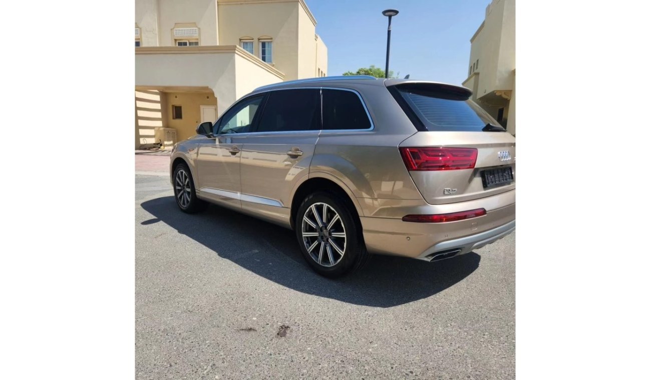 أودي Q7 45 TFSI quattro لاكجري بلس