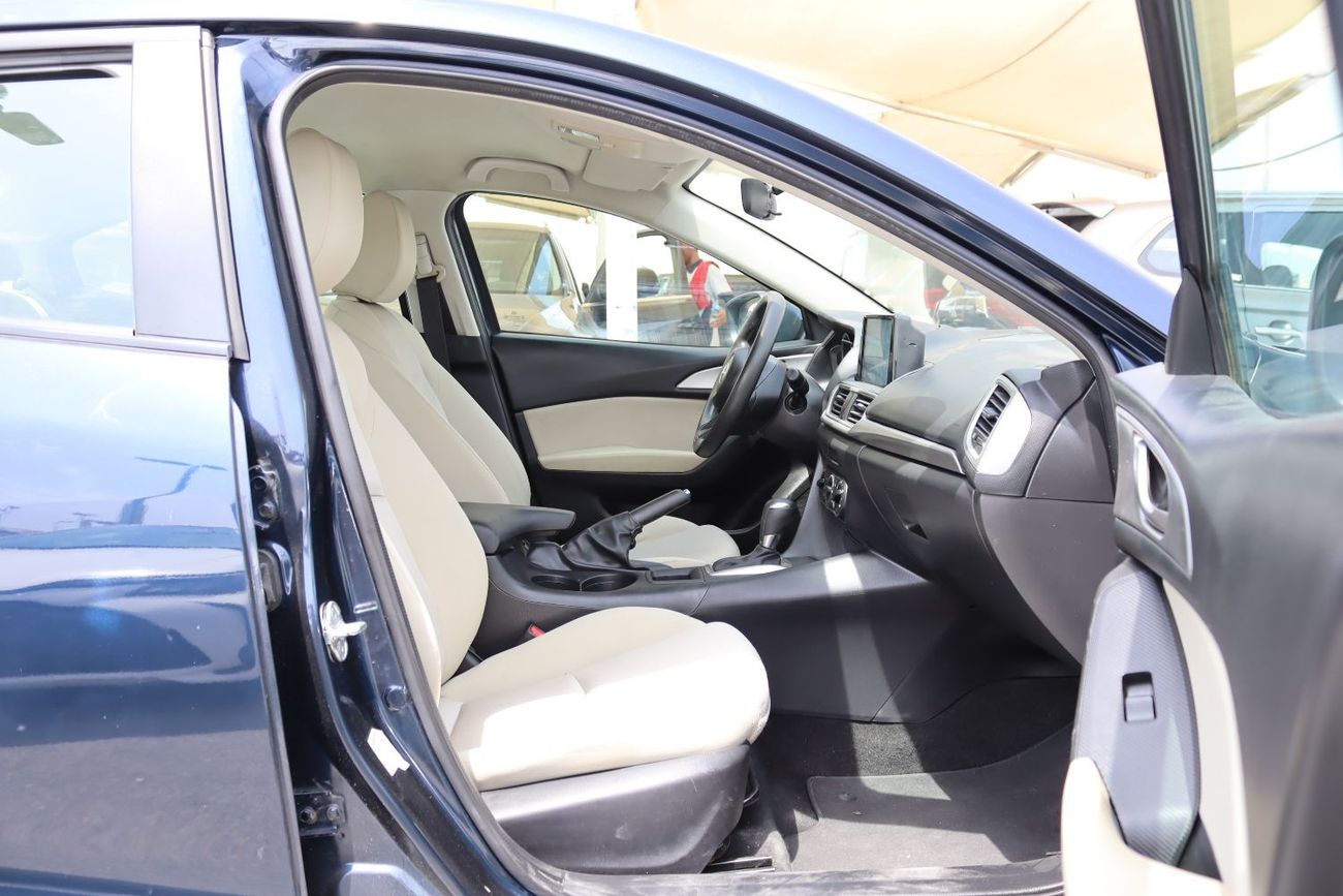 مازدا 3 لاكجري بلس خالية من الحوادث - خليجي - صبغة وكالة - رقم 2 - بحالة الوكالة من الداخل والخارج