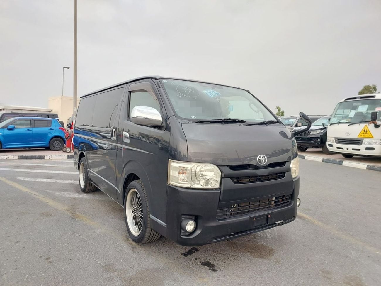 Toyota Hiace TOYOTA HIACE VAN RHD 2005 MODEL 2.0 L PETROL AUTOMATIC(PM16078)