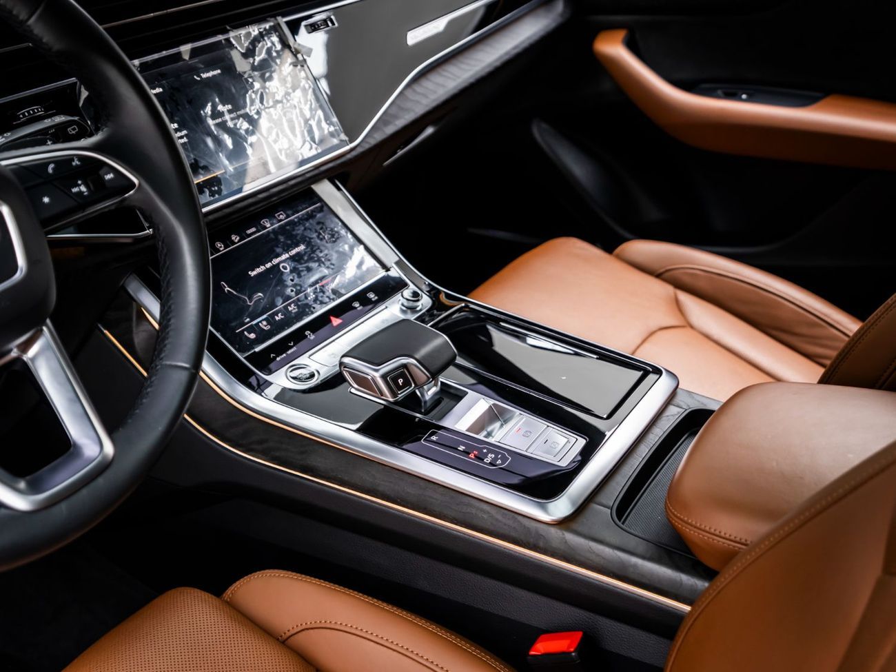 Audi Q8 55 TFSI quattro 3.0L 2021 Audi Q8 55 TFSI, 2026 Audi Warranty + Service Contract, Low KMs, GCC