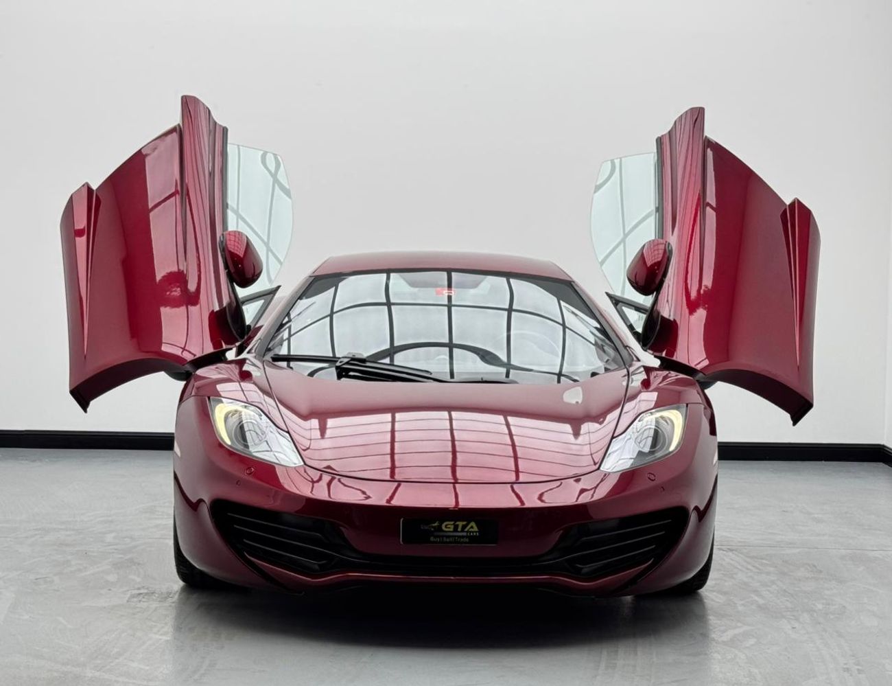 مكلارين MP4-12C 2012 McLaren MP4-12C, McLaren Service History, Excellent Condition, GCC
