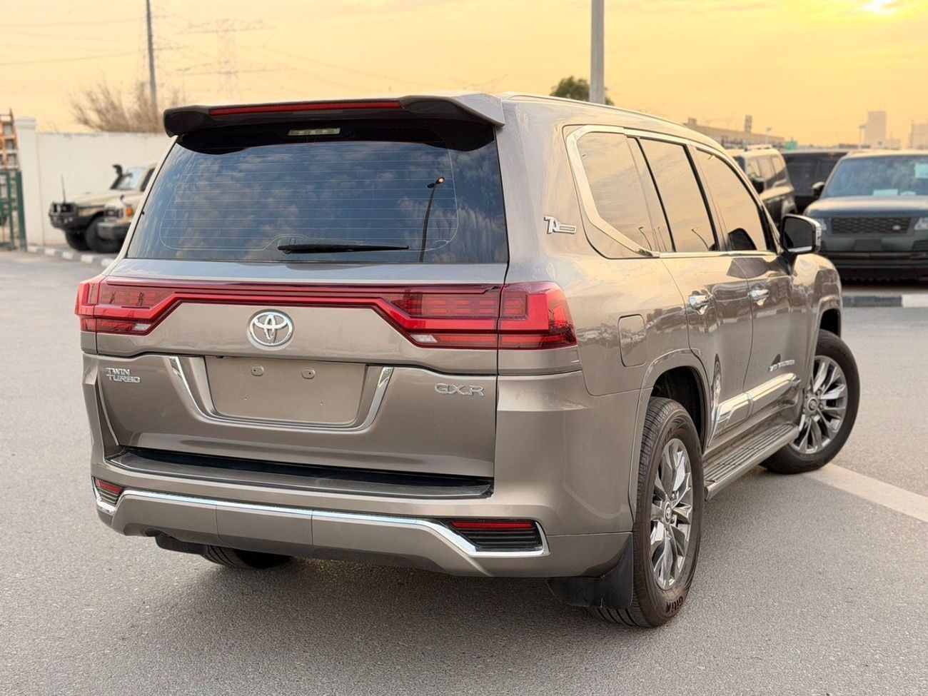 تويوتا لاند كروزر GXR 4.6L