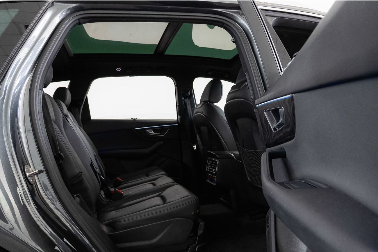 أودي Q7 55 TFSI S-LINE