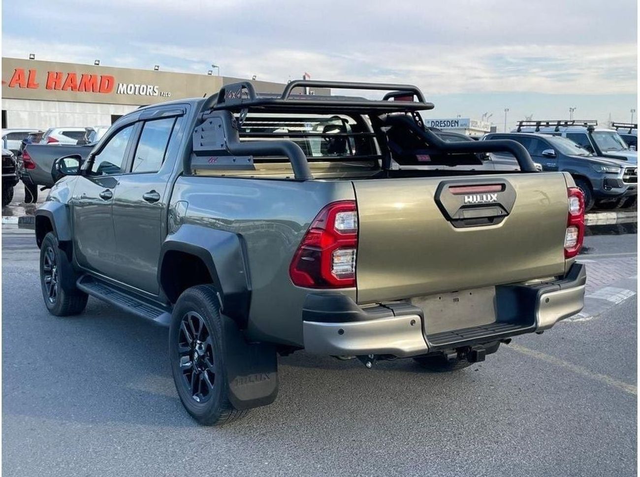 تويوتا هيلوكس diesel 2.8 liter automatic right hand drive with 4 side cameras leather power seats push button star