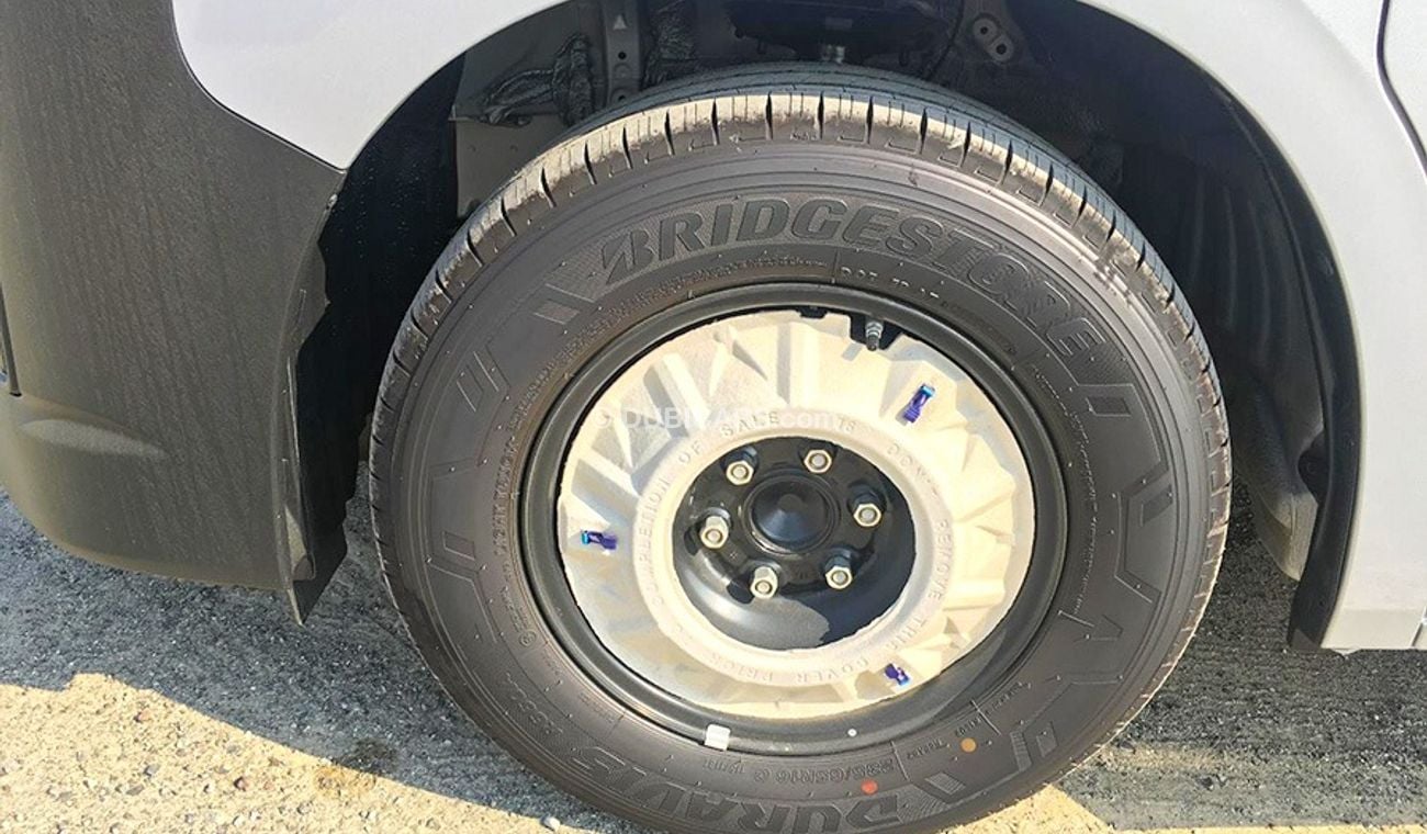 تويوتا هاياس HIACE COMMUTER PETROL 6MT MODEL 2020