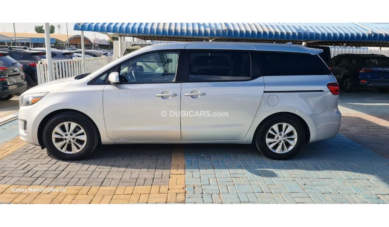 Kia Sedona Car is very good and clean