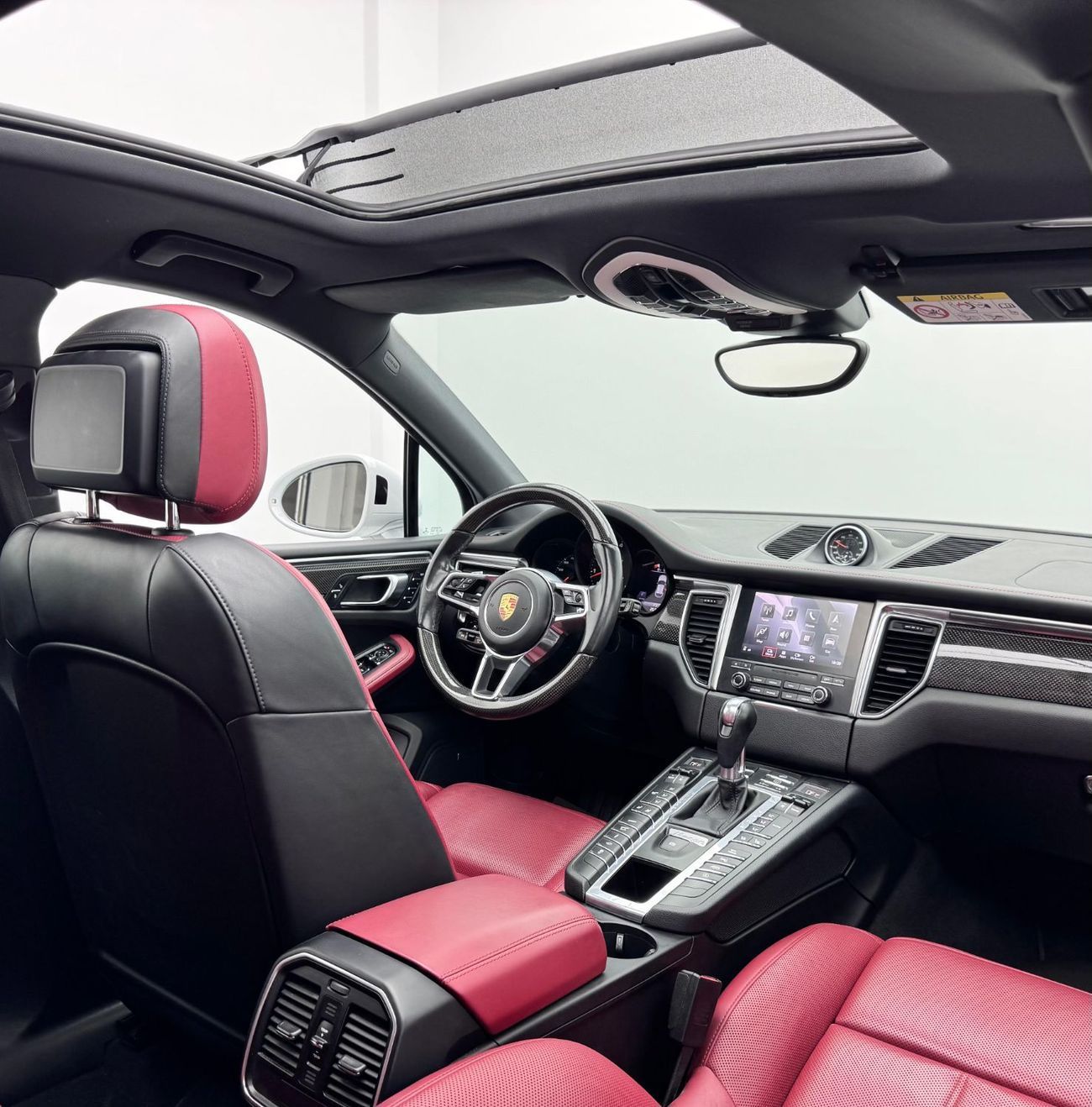 بورش ماكان GTS 3.0L (360 HP) 2017 Porsche Macan GTS, Service History, Excellent Condition, Low Km, GCC