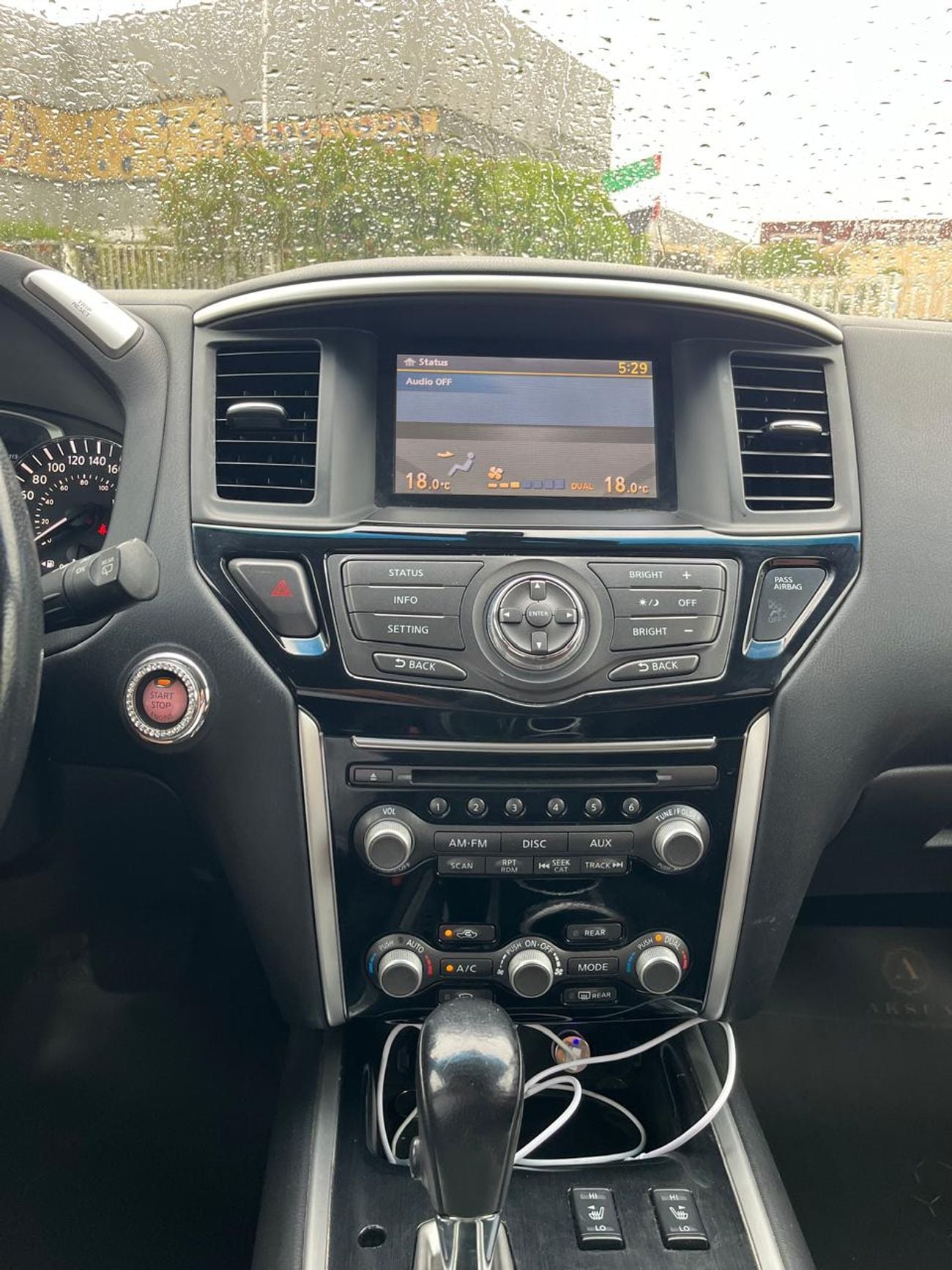 Nissan Pathfinder SV 3.5L (260 HP) 4WD