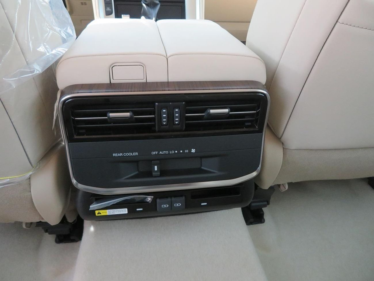 Toyota Land Cruiser GXR 4.0L GXR V6 4.0L Petrol 2025YM