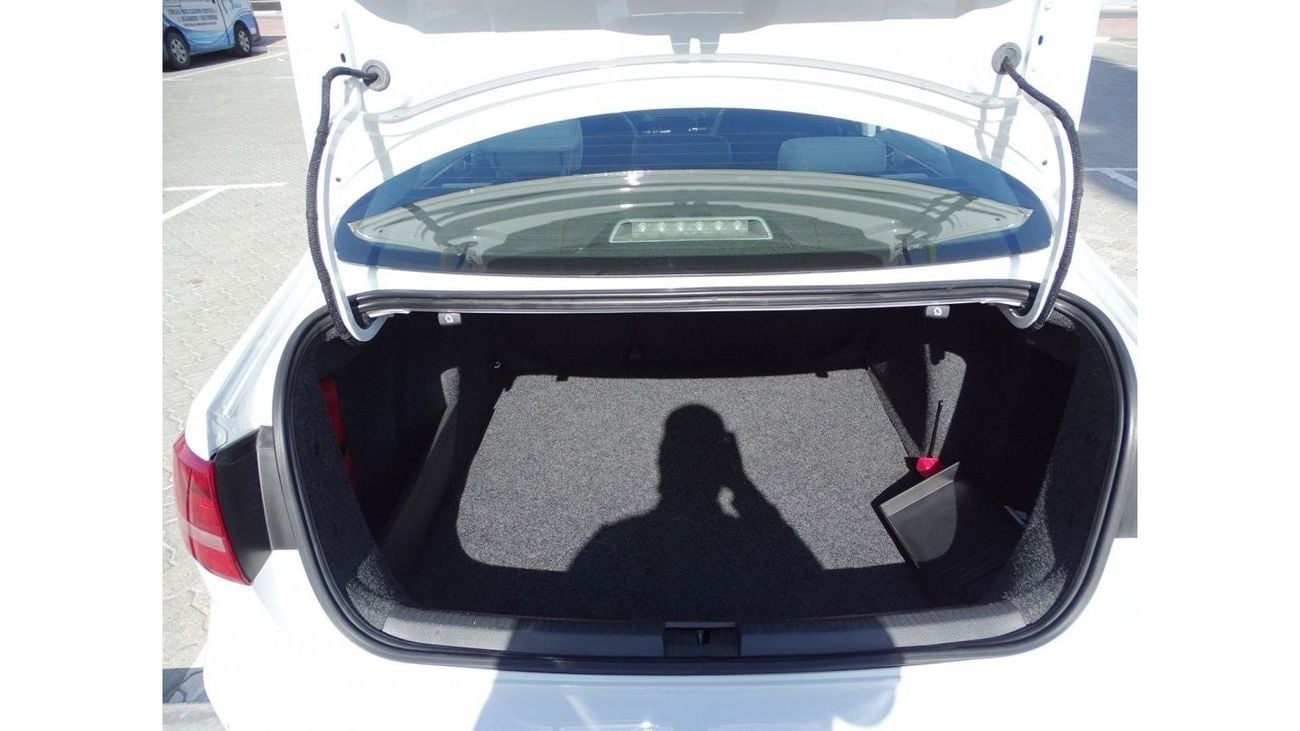 Volkswagen Jetta Volkswagen Jetta V5 2.5L 2016 Model GCC Specs With Full Service History From Dealer In Perfect Condi