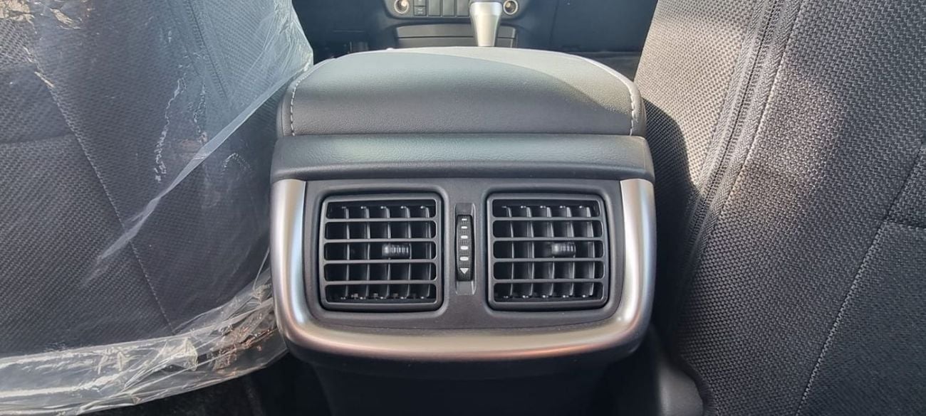 تويوتا هيلوكس SGLX TOYOTA HILUX 2.4L DIESEL DOUBLE CABIN 4X4 FULL OPTION MY 2025