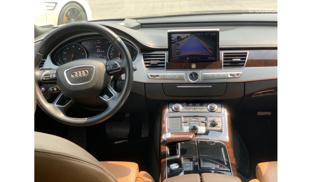 Audi A8 اودي A8 V6 خليجي كاملة المواصفات  Top Opition