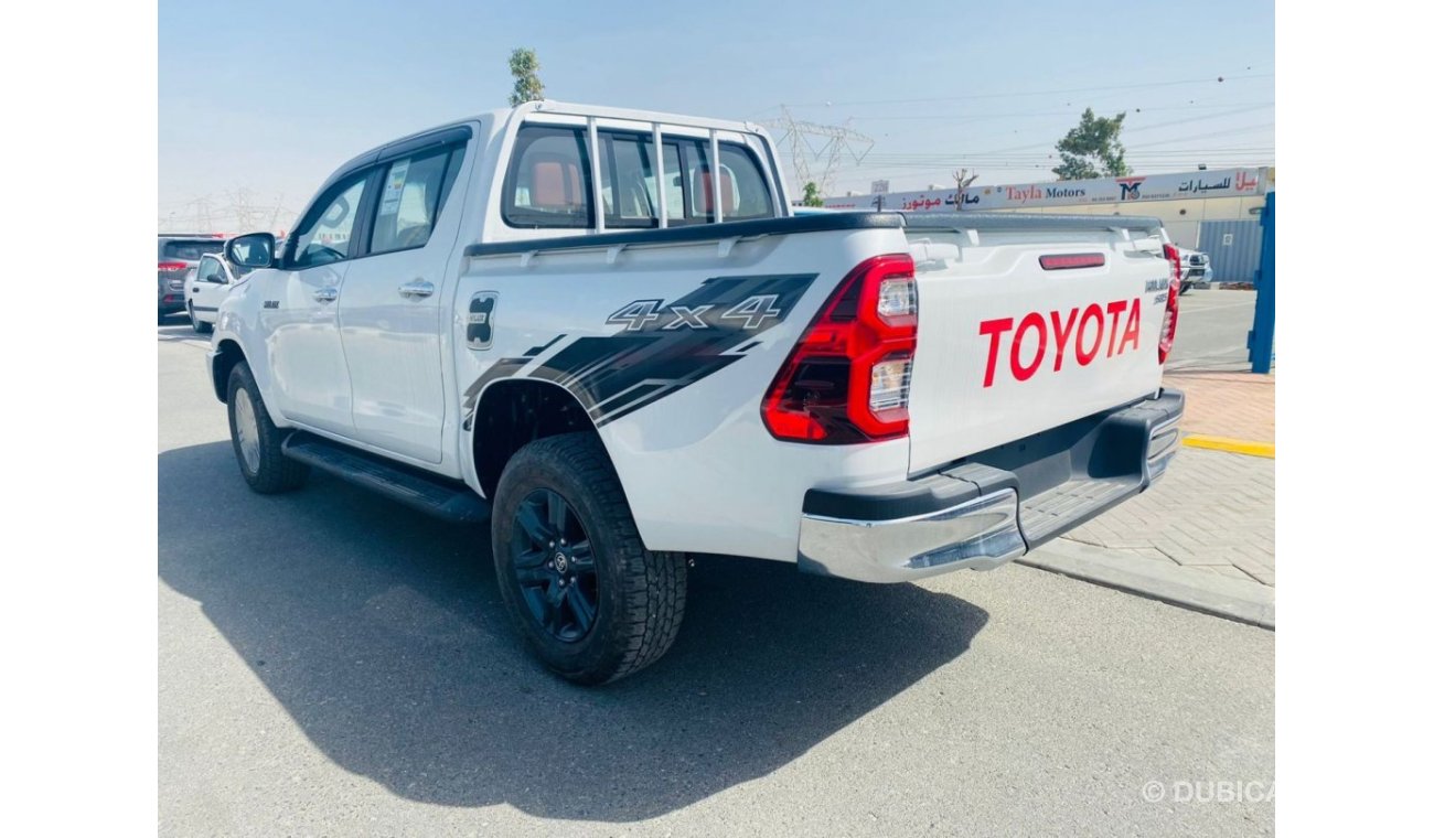 Toyota Hilux TOYOTA HILUX 2.7 MT FULL OPTION WHITE 2023