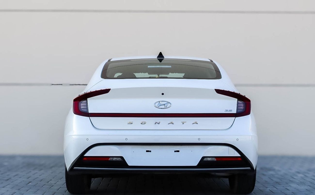 Hyundai Sonata Smart 2.5L Hyundai Sonata 2023 GCC accident-free in excellent condition 1042 P.M