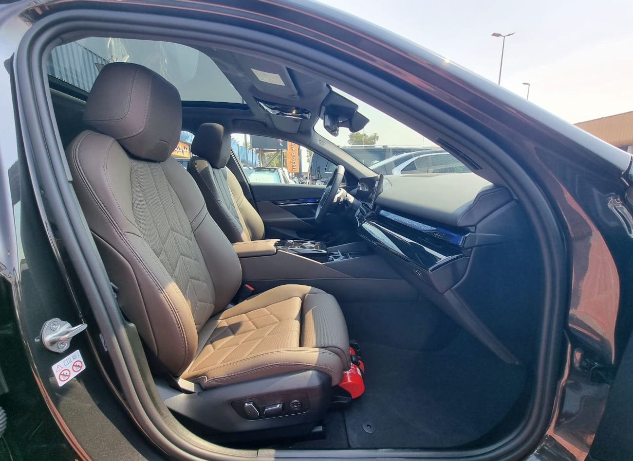 BMW 520i Executive 1.6L Warranty & Service 2024 GCC