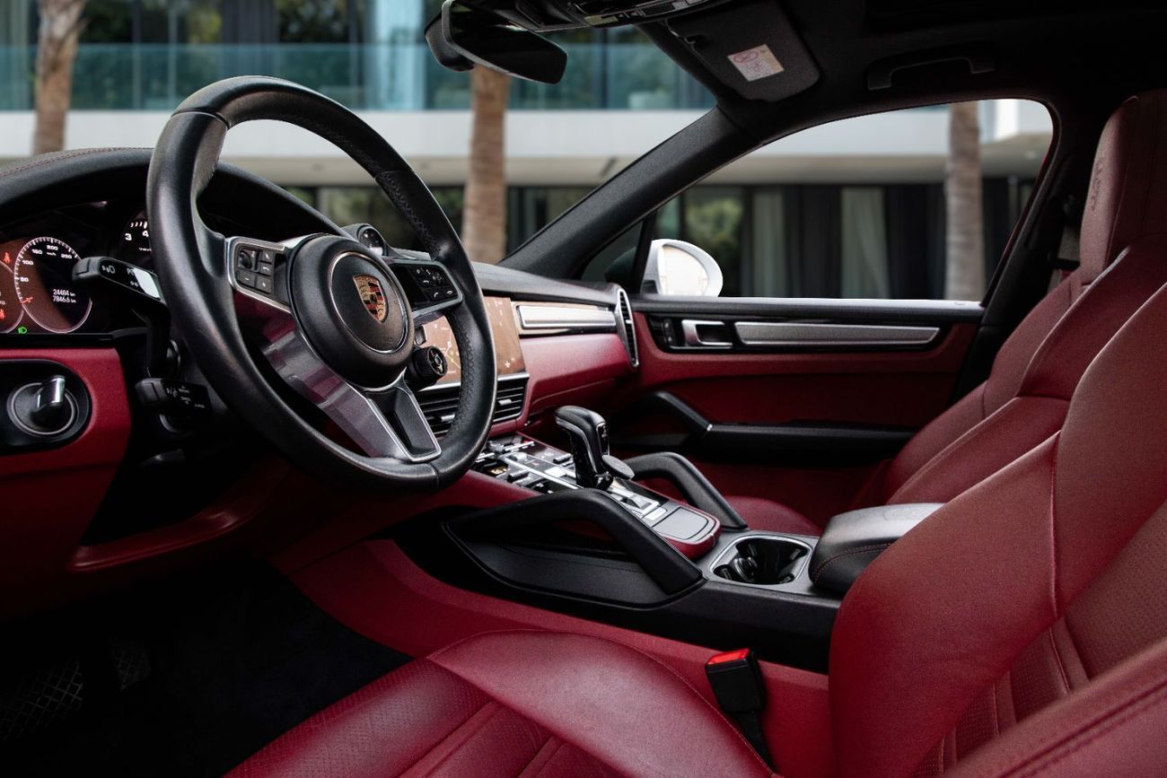 Porsche Cayenne 5,484 P.M | 0% Downpayment | CAYENNE PLATINUM | LOW MILEAGE!