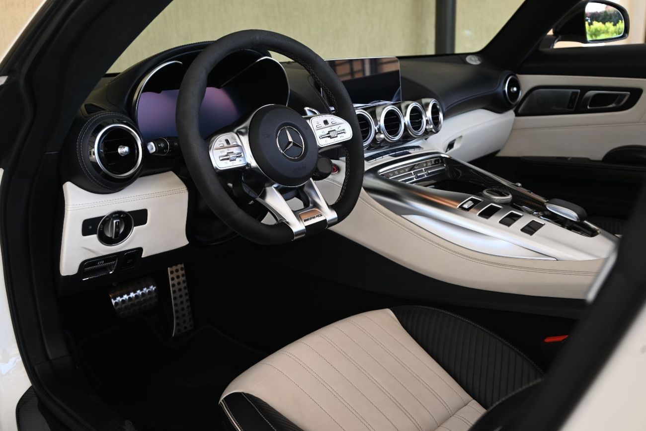Mercedes-Benz AMG GT EMI 5999 AED - MERCEDES AMG GT 2020 - CONVERTIBLE ROOF  - V8 - LOW MILLAGE - WELL MAINTAINED