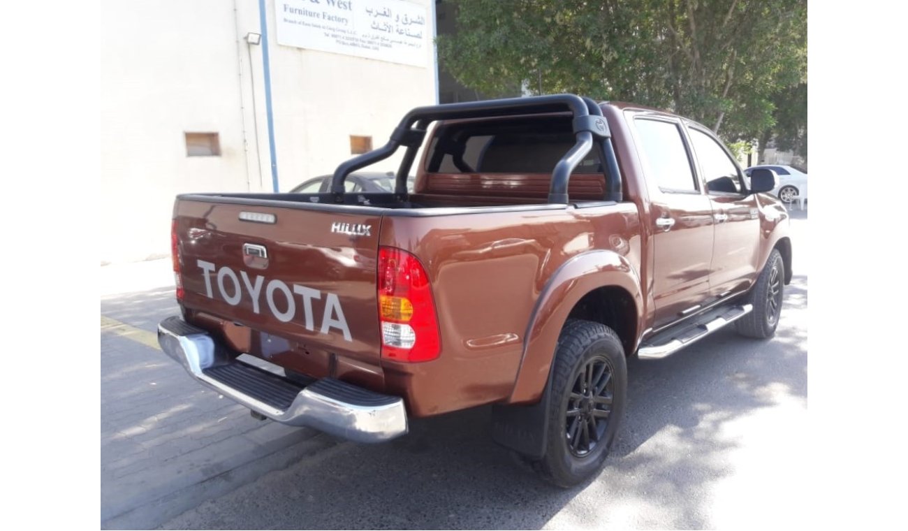 تويوتا هيلوكس Toyota Hilux RIGHT HAND DRIVE (Stock no PM 775)