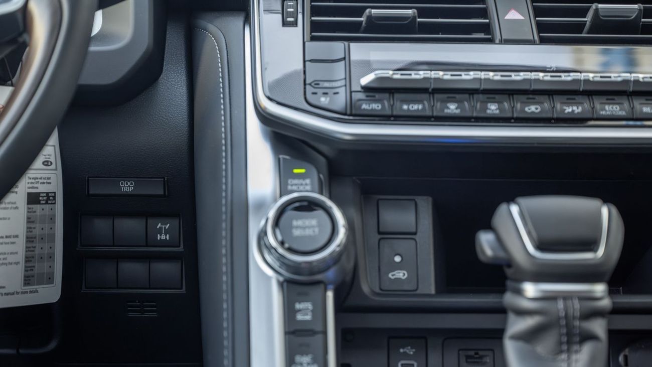 Toyota Land Cruiser TOYOTA LANDCRUISER 3.5 GXR HI -2026YM