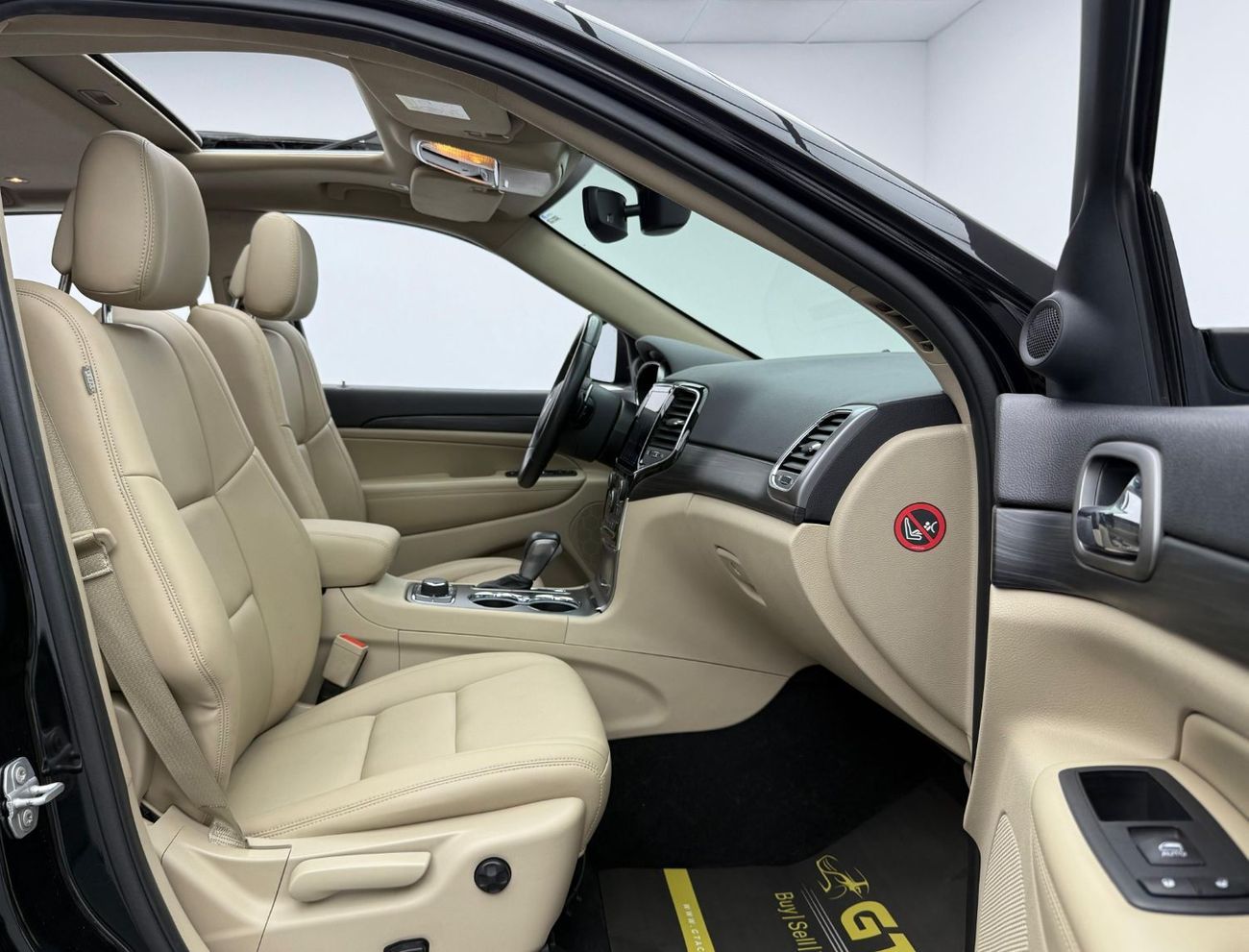 Jeep Grand Cherokee Overland 5.7L (360 HP) 2019 Jeep Grand Cherokee Overland, Warranty, Full Service History, Excellent