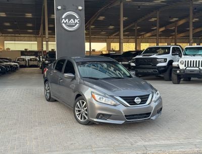 Nissan Altima SV 2.4L V4 /  LOW MILEAGE  / STEERING SHIFTERS/  SEATS ELECTRICAL/ CRUISE CONTROL / SCREEN..