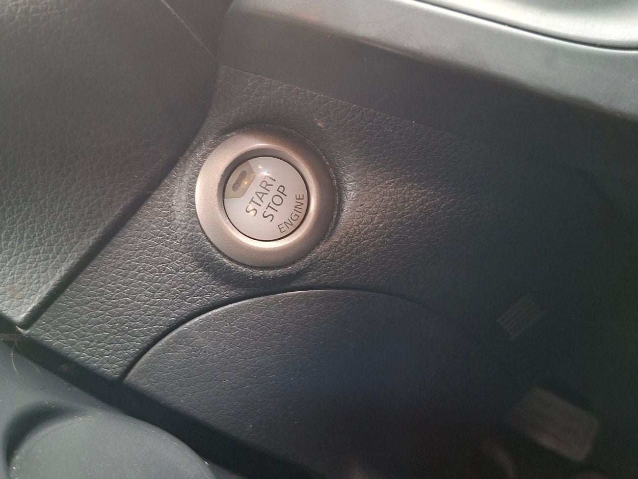 نيسان سنترا SV