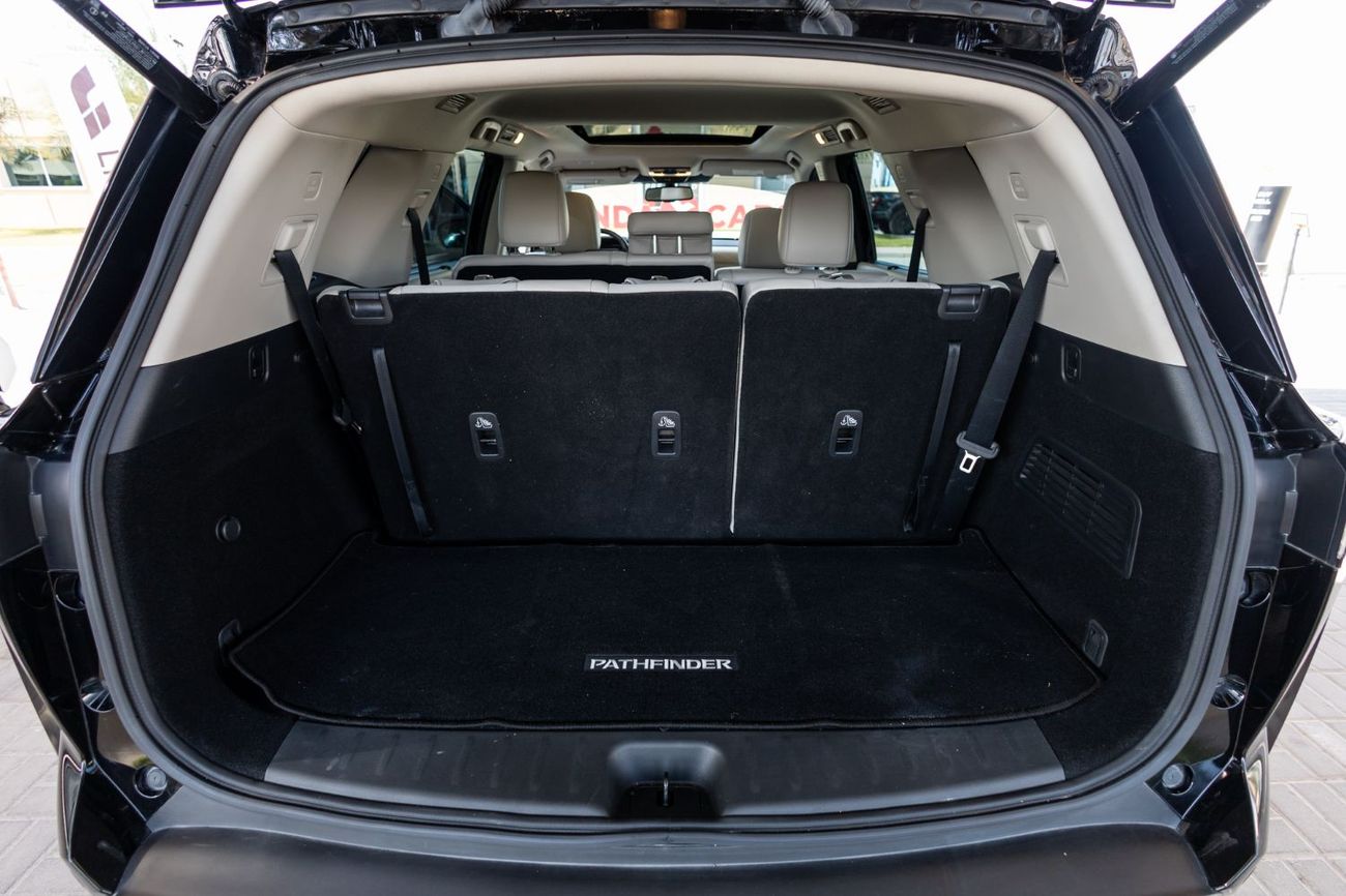 نيسان باثفايندر SV 3.5L AWD (7 Seater)