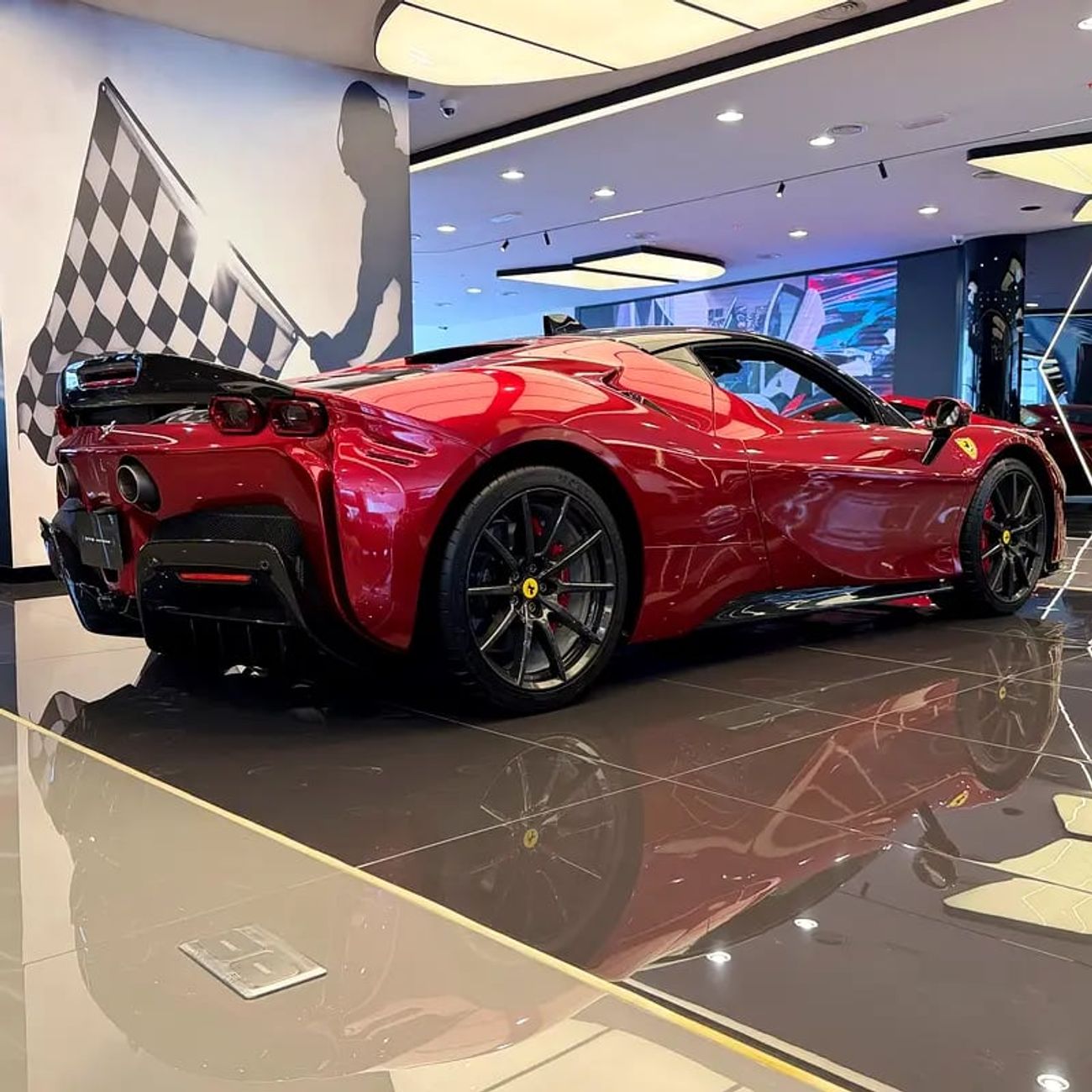 فيراري SF90 ستراديل SF90 ASSETO FIORANO BRAND