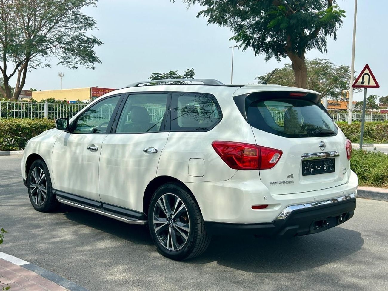 Nissan Pathfinder SV 3.5L (260 HP) 4WD GCC FULLY AGENCY MAINTAINED