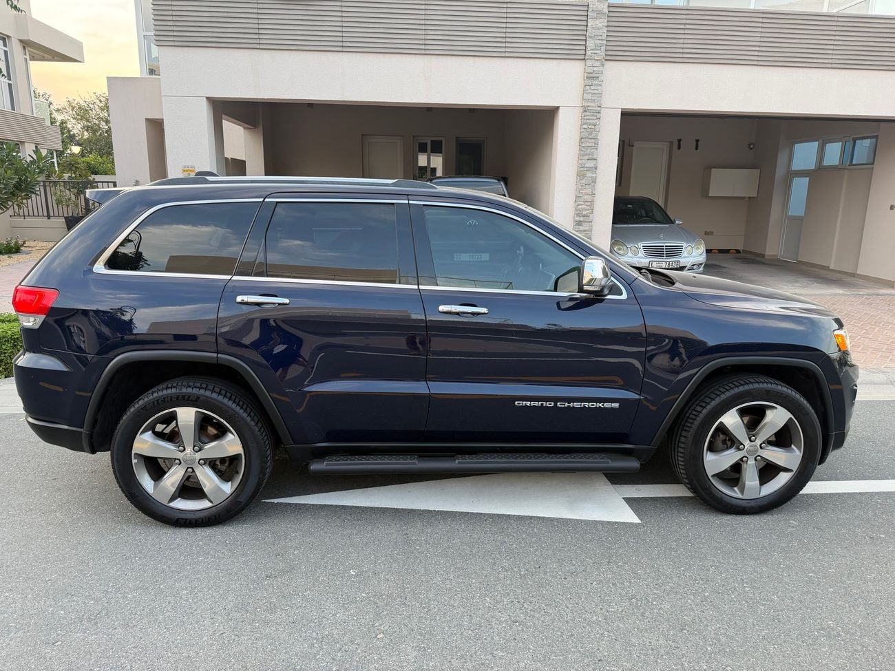 جيب جراند شيروكي Limited Plus 3.6L